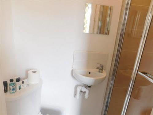 Spencer Inn Apartments Harrow Eksteriør bilde